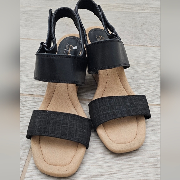 Sandals ClarksWomen's Kyarra Faye Slingback Wedge 9.5 Black - Picture 2 of 7